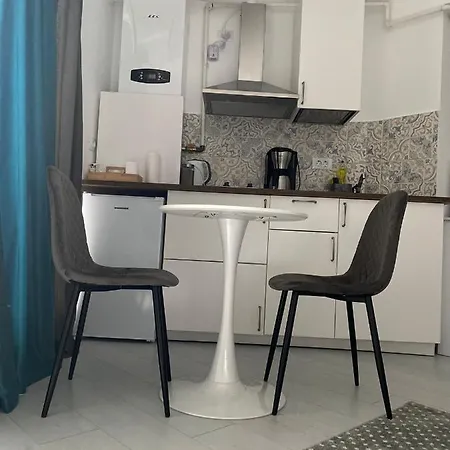 Solid Luxury Studio Apartment Mamaia