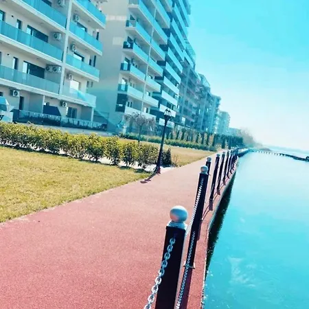 Solid Luxury Studio Apartment Mamaia